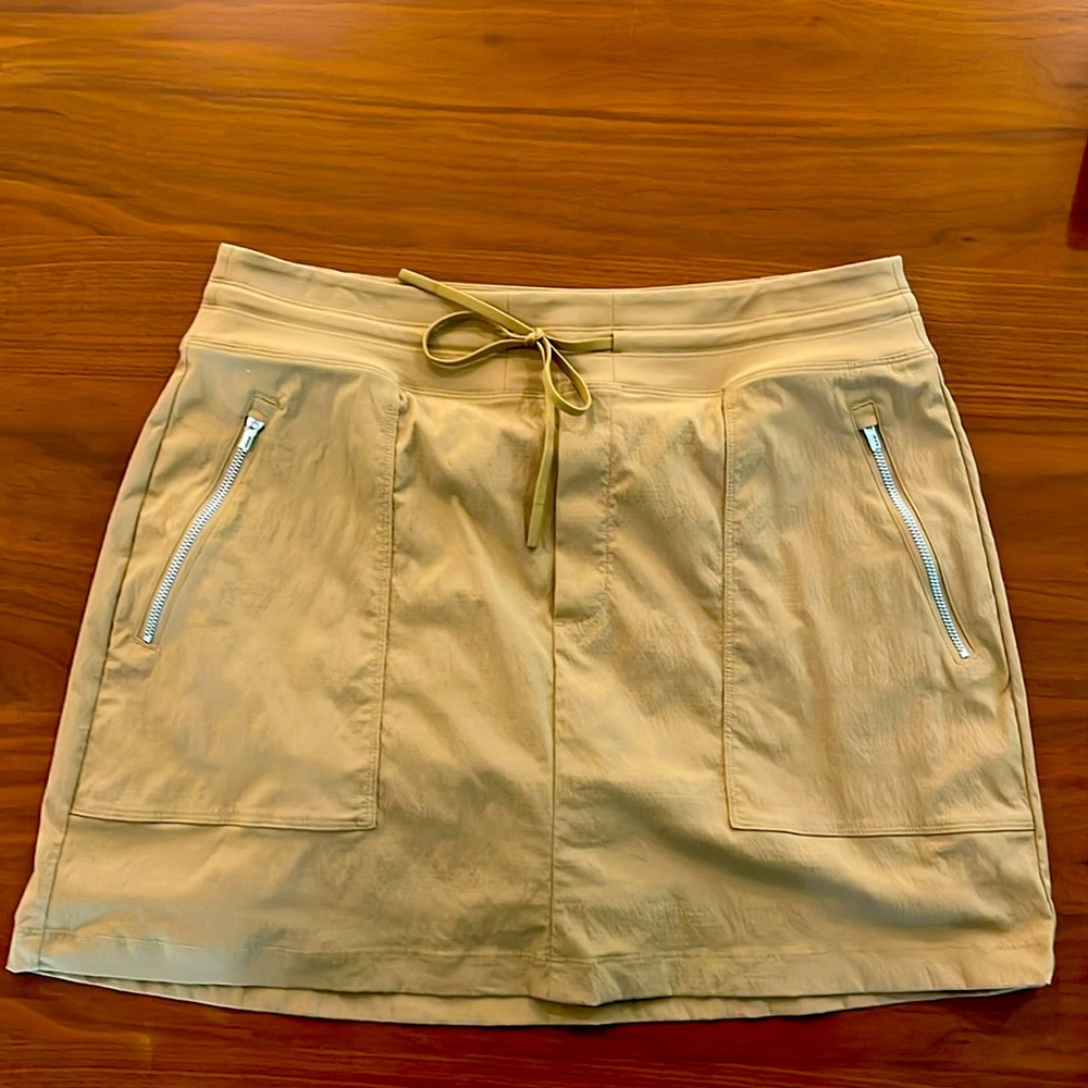 Athleta Size 14 Trekkie Skort Excellent Condition
